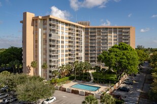 Country Club Tower in Coral Springs, FL - Building Photo