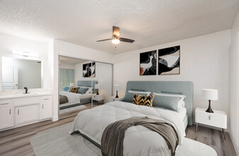 Courtyard Apartments in Carmichael, CA - Building Photo - Building Photo