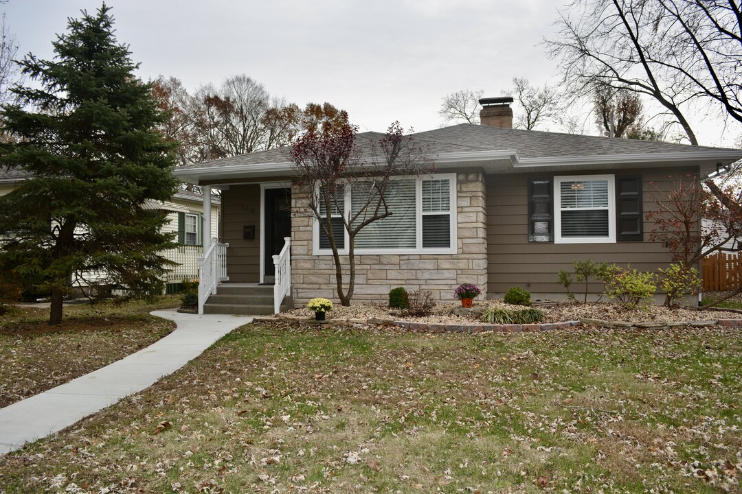 1418 Grand Ave in Edwardsville, IL - Building Photo