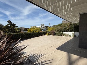 2568 Bonita Way in Laguna Beach, CA - Foto de edificio - Building Photo