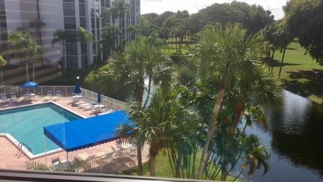 6662 Boca Del Mar Dr in Boca Raton, FL - Building Photo