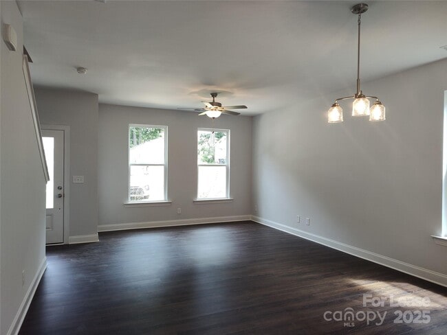 811 Justice Ave in Charlotte, NC - Building Photo - Building Photo