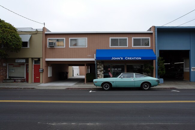 1161 Laurel St in San Carlos, CA - Building Photo - Building Photo