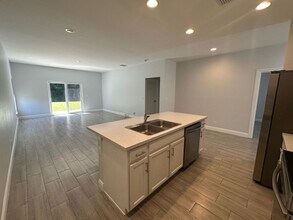 1685 22nd Ave SW in Vero Beach, FL - Building Photo - Building Photo