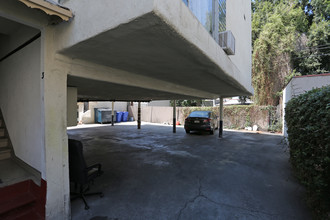 341 N Hayworth Ave in Los Angeles, CA - Building Photo - Building Photo