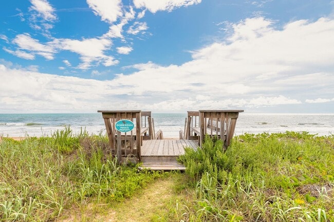 2222 Ocean Shore Blvd in Ormond Beach, FL - Building Photo - Building Photo