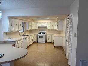 60 Tarpon St in Hitchcock, TX - Building Photo - Building Photo