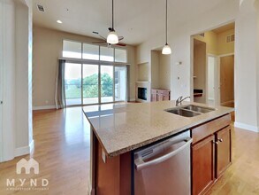 307 Inverness Way S in Englewood, CO - Foto de edificio - Building Photo