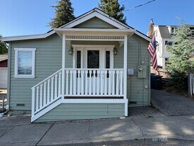 1 Pearce St in Petaluma, CA - Building Photo