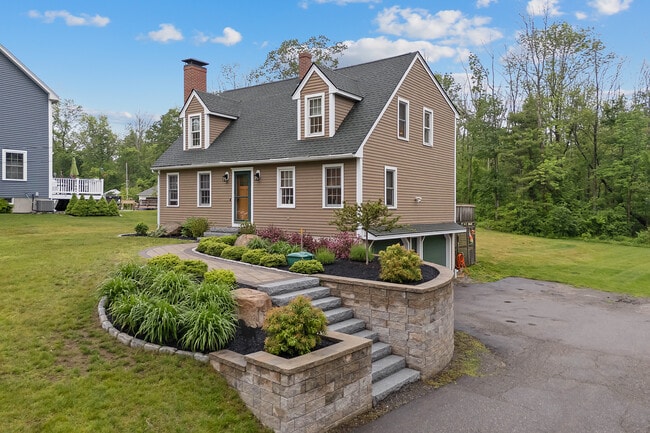 property at 26 Ferncroft Rd