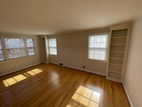 73 Maplewood Ave-Unit -Floor #2 in West Hartford, CT - Building Photo - Building Photo