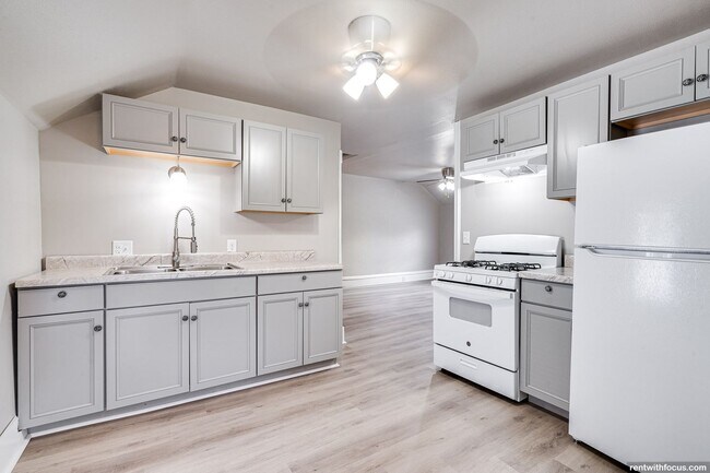property at 907 Jackson St