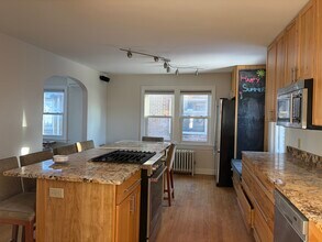 934 W Shore Dr in Madison, WI - Building Photo - Building Photo