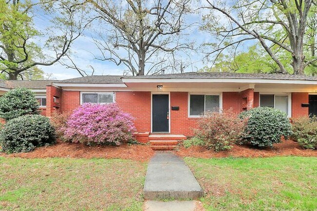 property at 1511 Pecan Ave