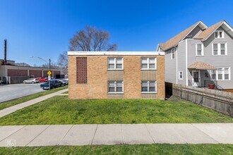 2920-2922 E 90th St Chicago, IL 60617 in Chicago, IL - Building Photo - Building Photo