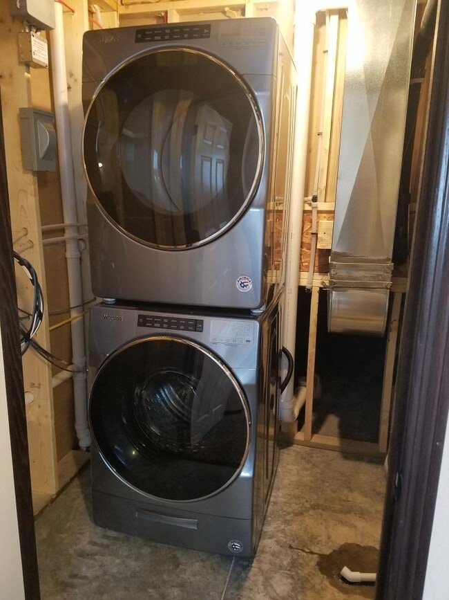 property at 2924 Hutt Ct