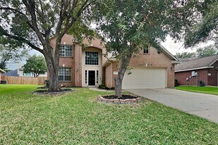 6722 Cedar Path in Richmond, TX - Building Photo
