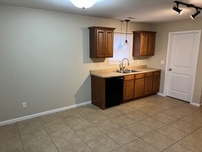 505 N Henry Clay Blvd in Ashland, MO - Building Photo - Building Photo
