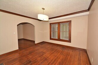 4905 Broadway St in Indianapolis, IN - Building Photo - Building Photo