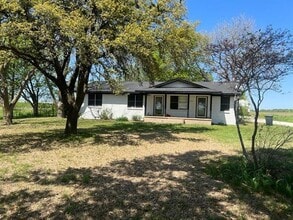 630 John Davis Rd in Italy, TX - Building Photo - Building Photo