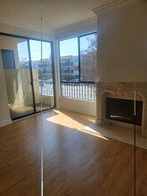 6938 Laurel Canyon Blvd, Unit # 101 in North Hollywood, CA - Building Photo - Building Photo