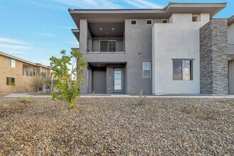 2121 W Sonoran Desert Dr in Phoenix, AZ - Building Photo - Building Photo