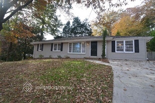 2613 Mural Dr in Chamblee, GA - Building Photo