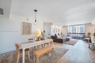 3600 Mystic Pointe Dr, Unit Mystic pointe #1417 in Aventura, FL - Building Photo