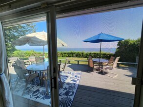 7 Riverhead Rd in Sound Beach, NY - Building Photo - Building Photo