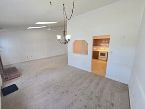 2112 Weybridge Dr in Virginia Beach, VA - Building Photo - Building Photo