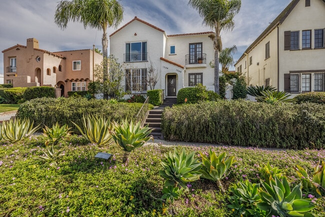 1244 S Highland Ave, Unit 1244