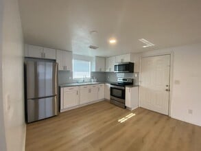 1601 Faust Dr in Englewood, FL - Building Photo - Building Photo