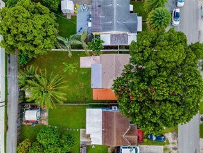 2531 Sherman St in Hollywood, FL - Foto de edificio - Building Photo