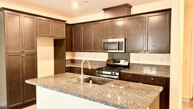 7099 Vernazza Pl in Eastvale, CA - Building Photo - Building Photo