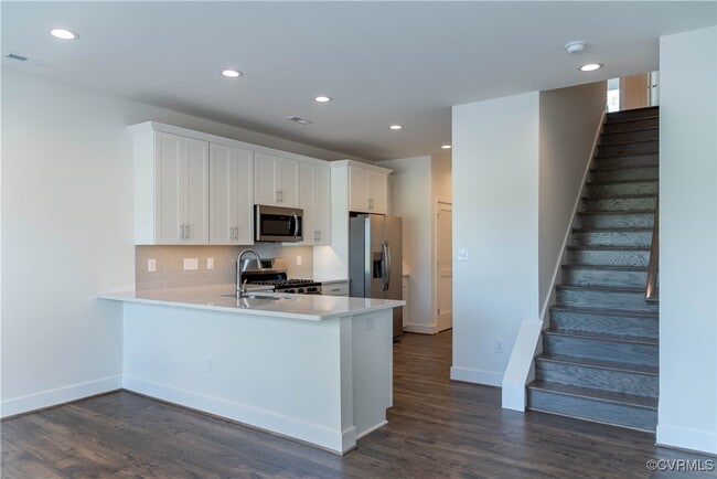 property at 2019 Libbie Lake E St