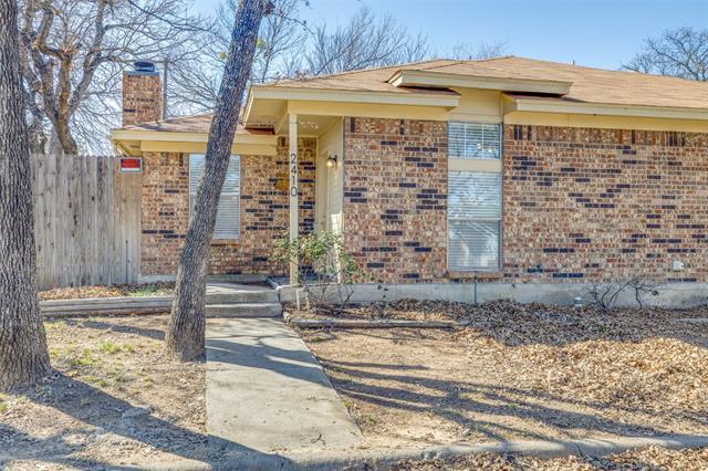 2410 Miguel Ln in Arlington, TX - Building Photo