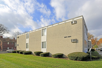 Devon Park Apartments in Royal Oak, MI - Foto de edificio - Building Photo