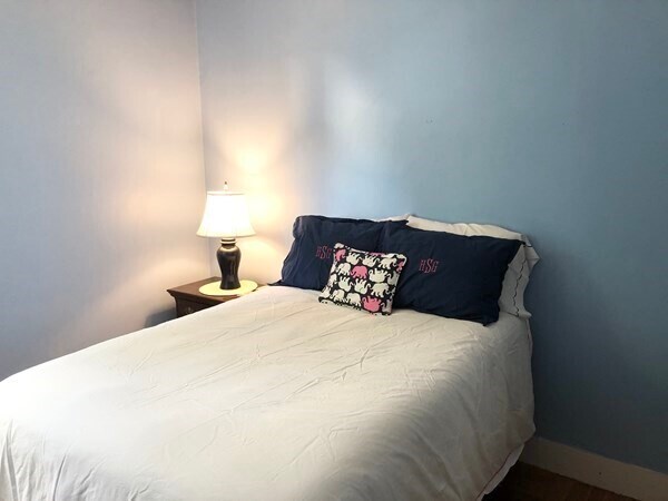 36 Melendy Ave-Unit -2 in Watertown, MA - Foto de edificio - Building Photo