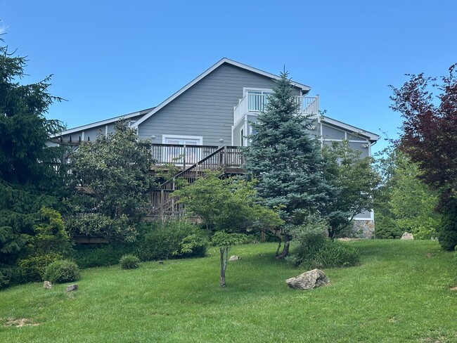 440 Aurora Ln in Christiansburg, VA - Building Photo - Building Photo