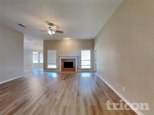 2108 Cancun Dr in Mansfield, TX - Building Photo - Building Photo