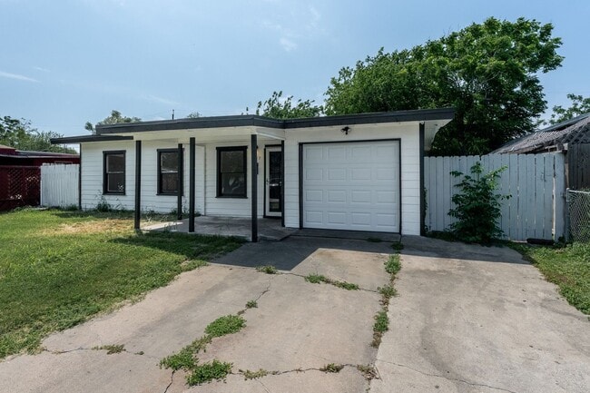 4917 Marion Cir in Corpus Christi, TX - Building Photo - Building Photo