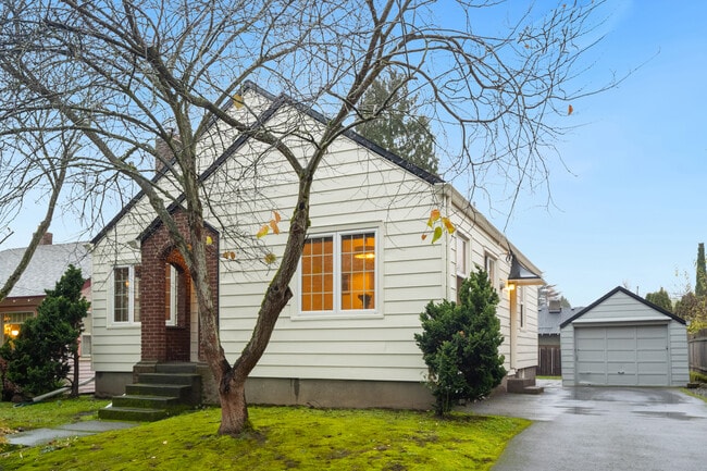 property at 2323 SE Pine St