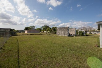 716 NW 7th Ct in Florida City, FL - Building Photo - Building Photo