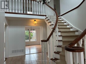 1341 Old English Ln in Oakville, ON - Building Photo - Building Photo