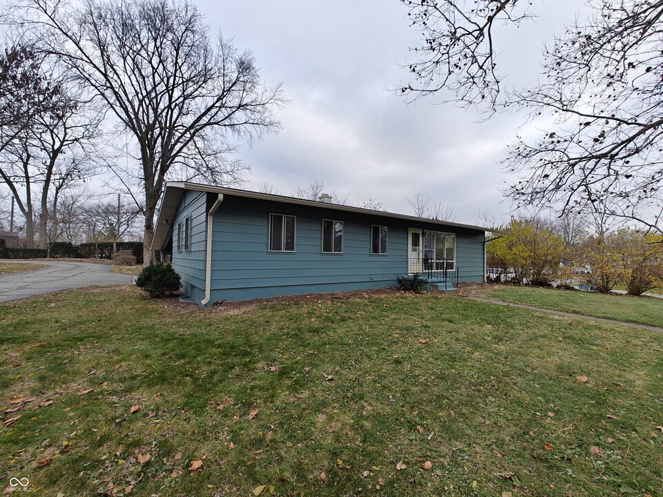 464 Van Ave in Shelbyville, IN - Foto de edificio