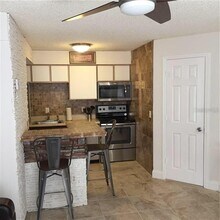 2218 Grand Cayman Ct in Kissimmee, FL - Building Photo - Building Photo