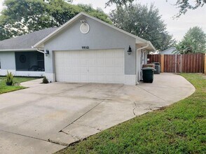 9910 Janette Ln in Clermont, FL - Building Photo - Building Photo