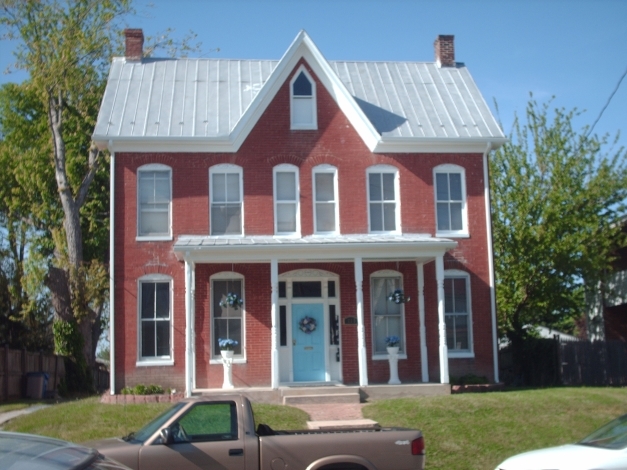 115 E 7th St in Frederick, MD - Building Photo