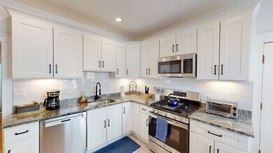 461 Washington St in Brookline, MA - Building Photo - Building Photo