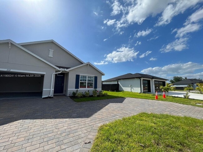 304 El Dorado Blvd S in Cape Coral, FL - Building Photo - Building Photo